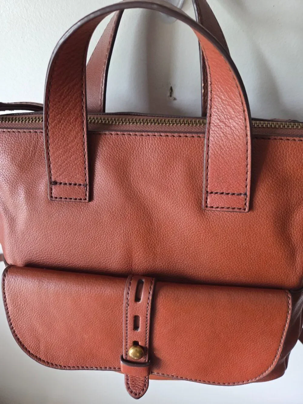 EUC FOSSIL GENUINE LEATHER BROWN SUPER CUTE PACK PACK MEDIUM